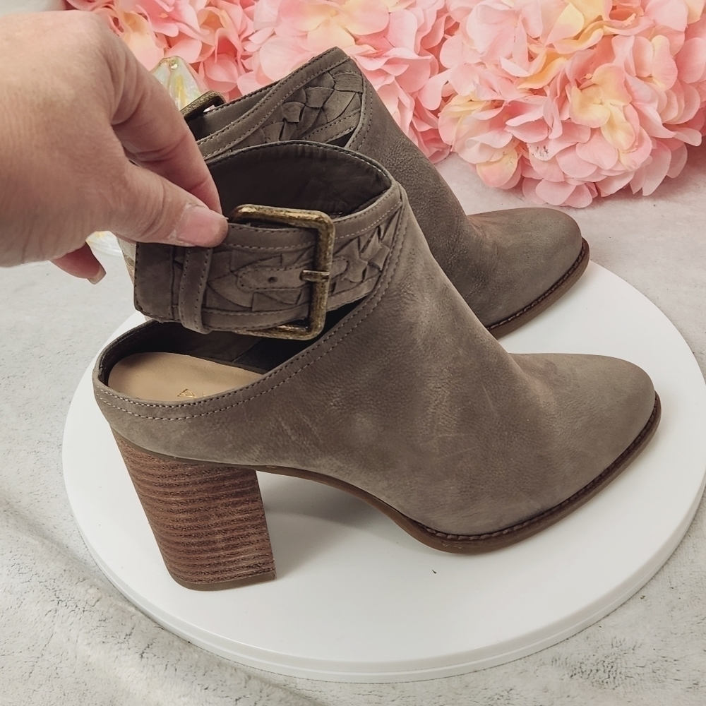 𝅺ALDO Grey Suede Adraynia Ankle Strap Block Heel Sling Back Size: 7.5 - Picture 5 of 11